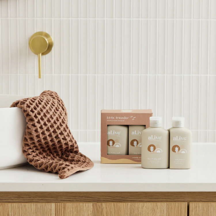 Al.ive Little Traveller - Wash & Lotion Kids Set (Calming Oatmeal)